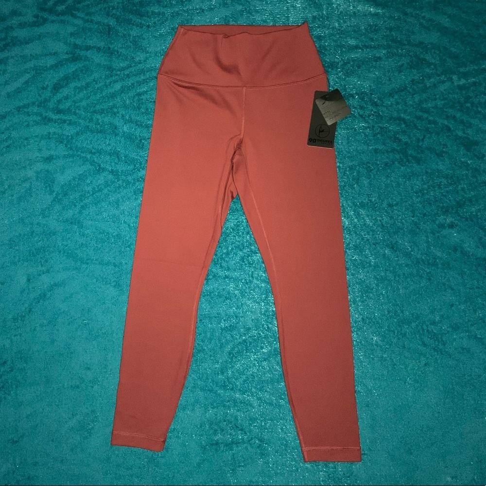 90° leggings in a burgundy color
